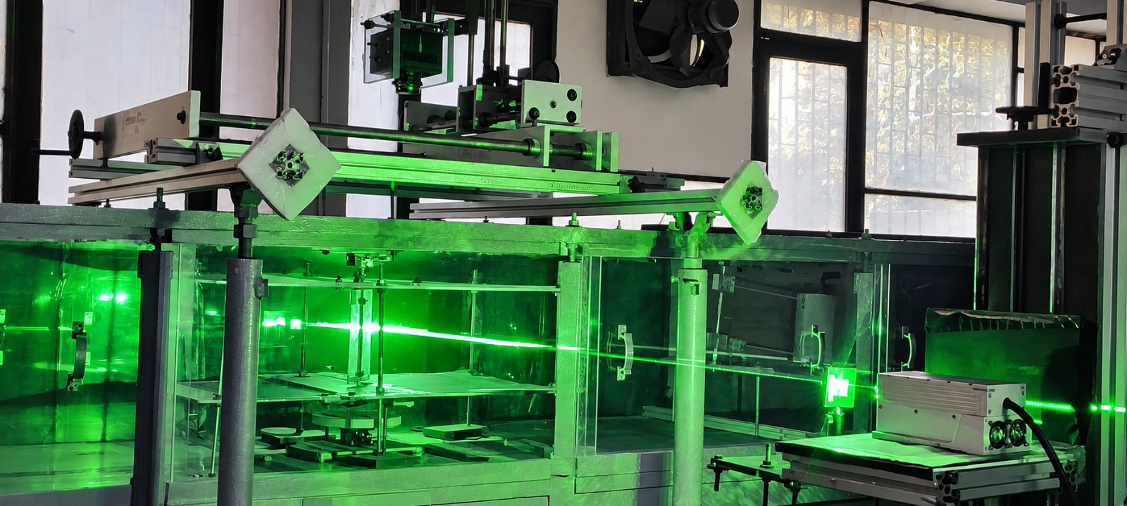 Wind tunnel experiments, auto rotation of flat plat